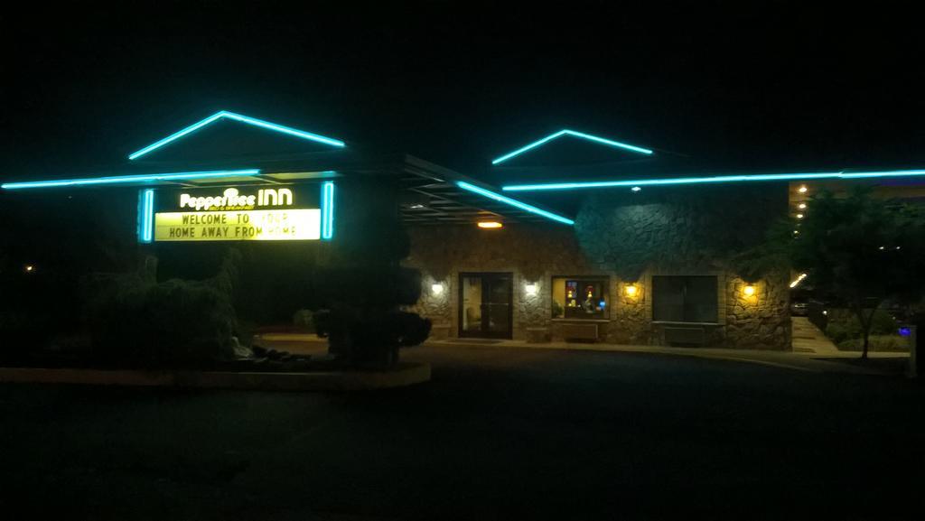 Pepper Tree Inn Beaverton Exterior foto